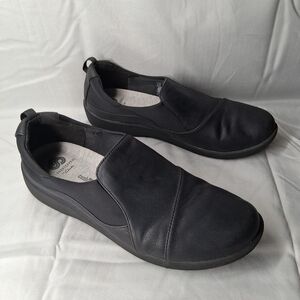 Clarks Cloudsteppers Women's Black Slip-On Loafers
